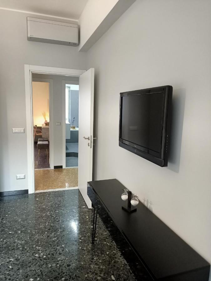 Casa Di Noemi - Seafront With Parking Apartment Savona Bagian luar foto