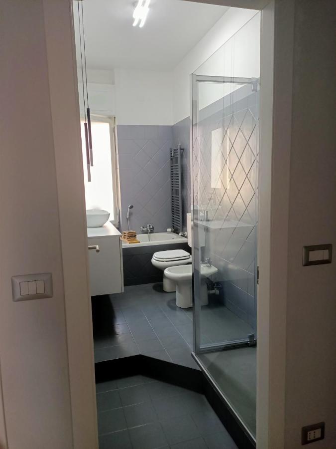 Casa Di Noemi - Seafront With Parking Apartment Savona Bagian luar foto