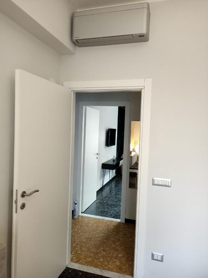 Casa Di Noemi - Seafront With Parking Apartment Savona Bagian luar foto